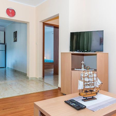 Beautiful Apartment In Raslina With Wifi Esterno foto