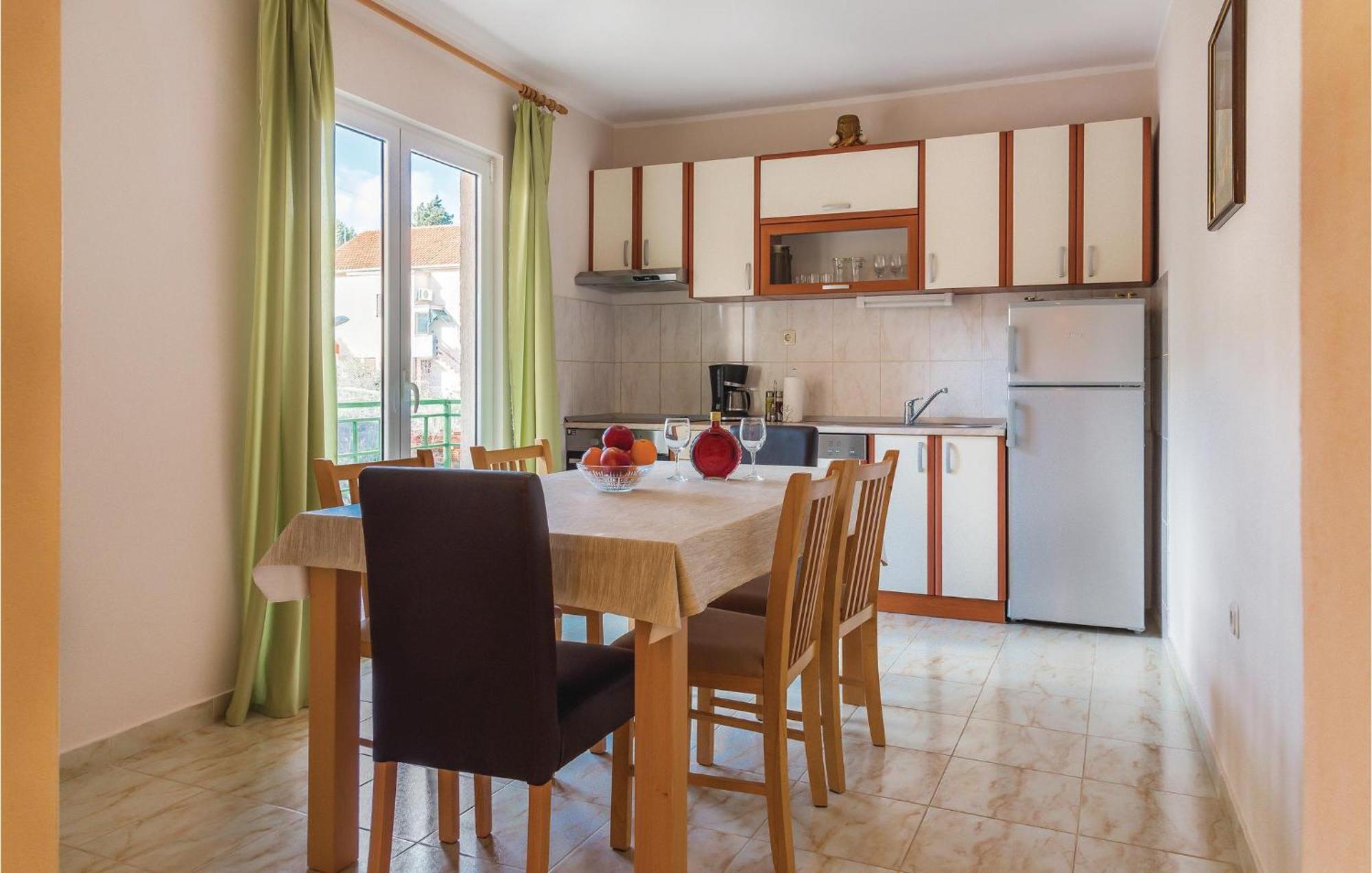 Beautiful Apartment In Raslina With Wifi Esterno foto