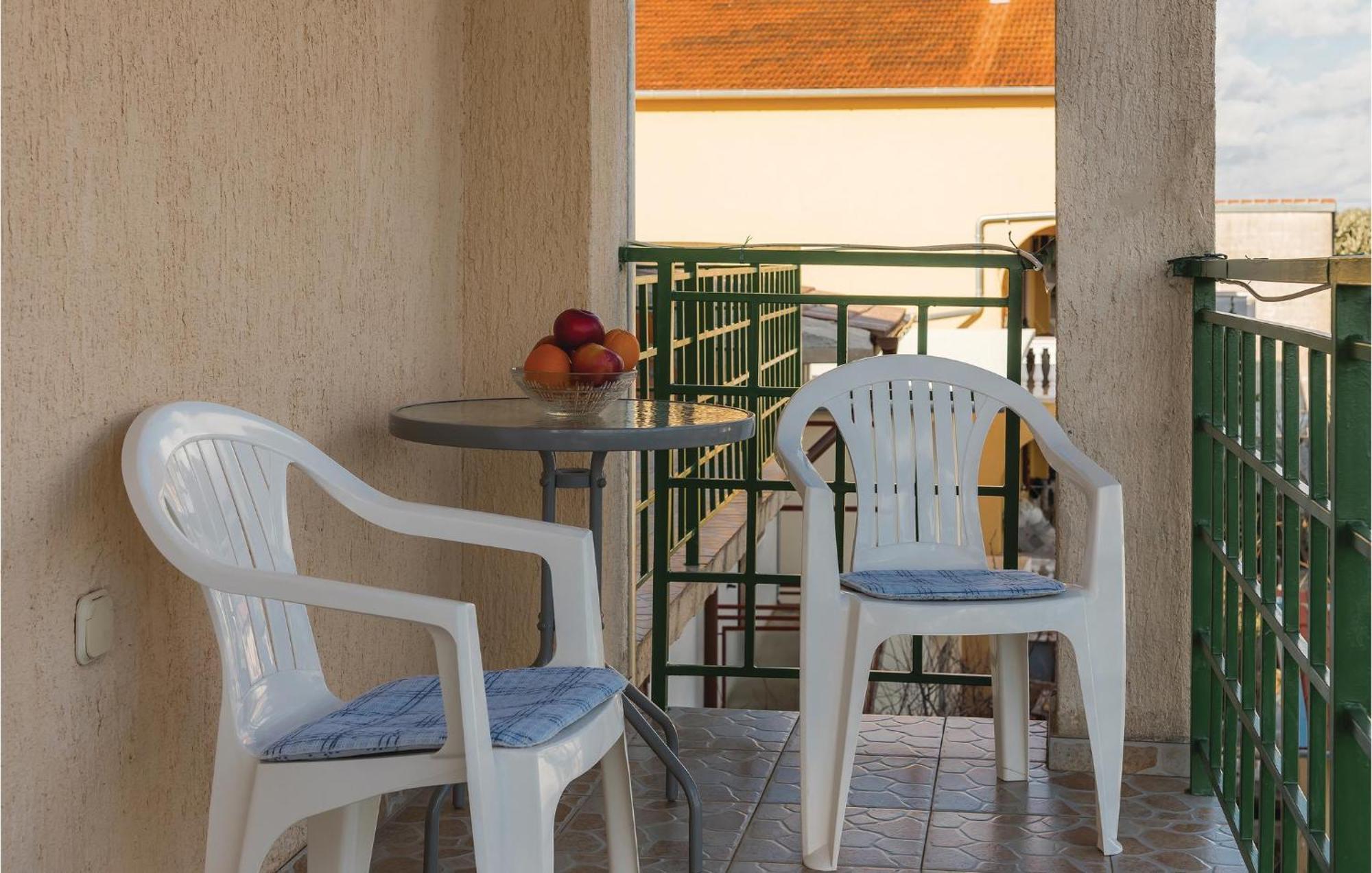 Beautiful Apartment In Raslina With Wifi Esterno foto