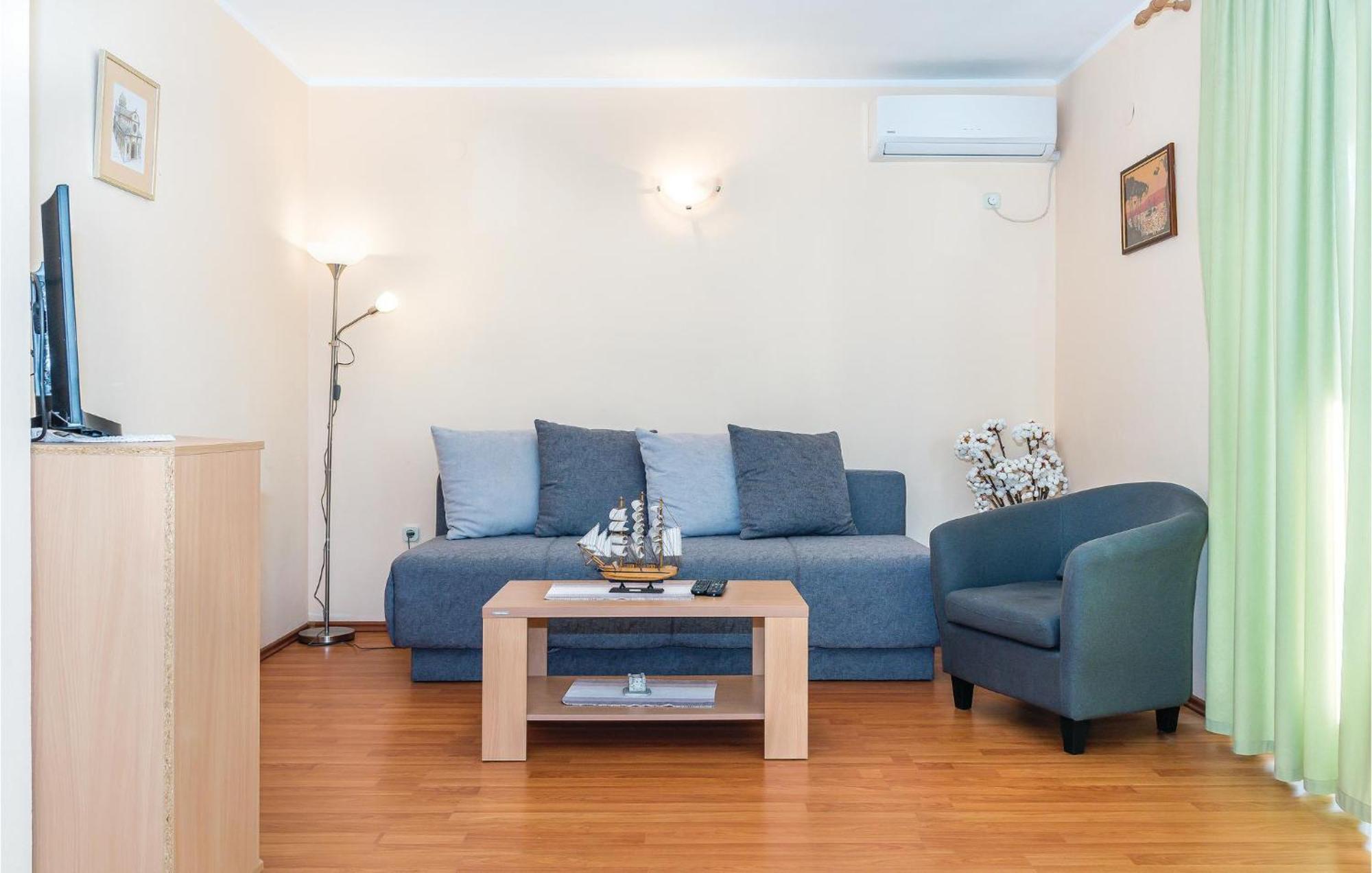 Beautiful Apartment In Raslina With Wifi Esterno foto